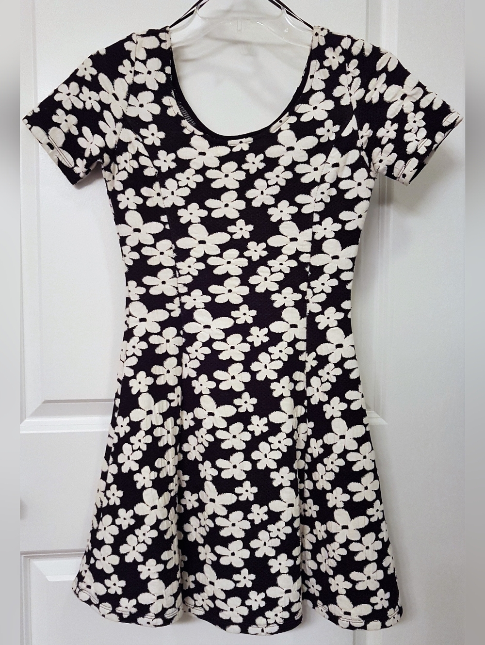 Black and White Floral Fit-and-Flare Skater Dress US Size 4/Small